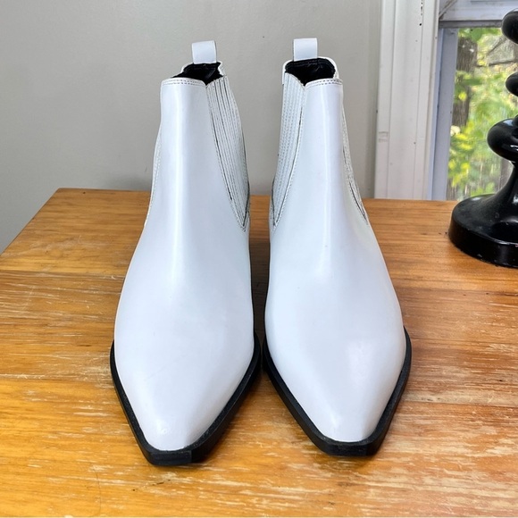 NWOB ASOS Women’s Leather Western Heel Chelsea Boot - Picture 7 of 15